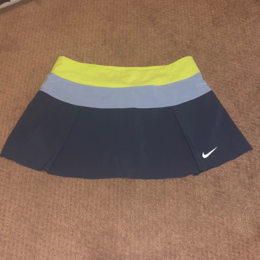 Nike DRI - FIT Skort Size M pleated skirt PERFECT CONDITION!Excellent fit/fabric